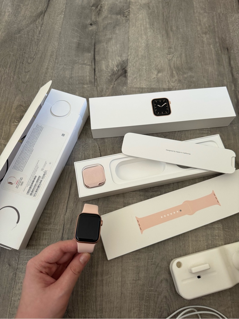 Apple Watch Series 5 40mm Rose Gold Aluminum